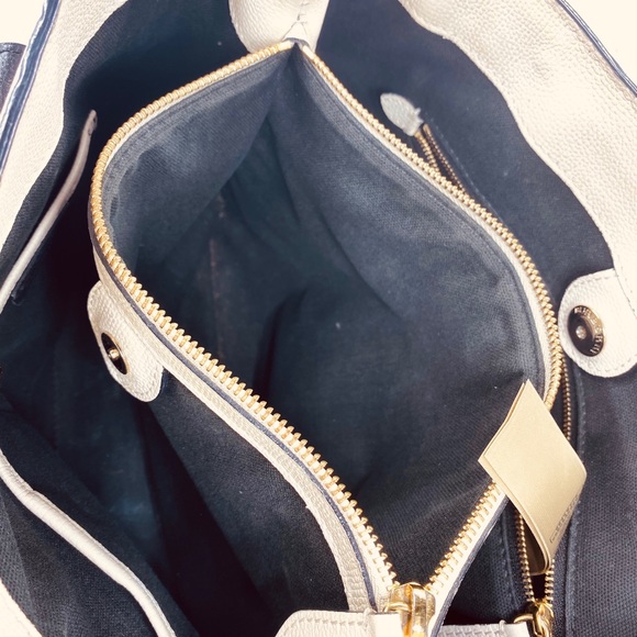 Burberry Leather White Black Handbag. W/COA - Picture 7 of 8